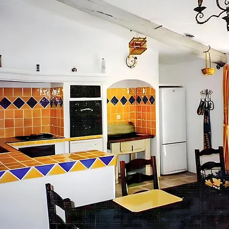 Charmante A Avec Piscine Privee Dauphin