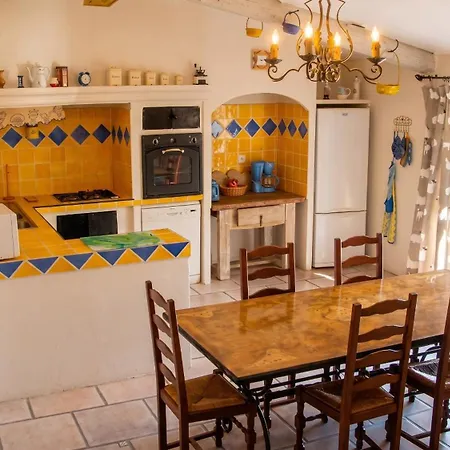 Charmante A Avec Piscine Privee